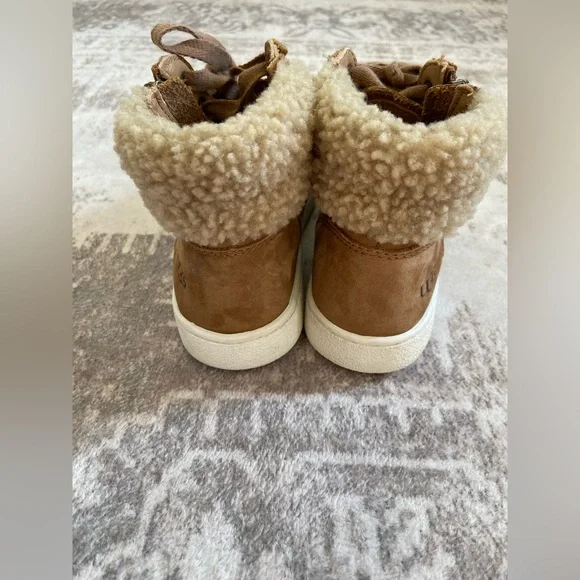 UGG Olive Sneakers in Brown Shearling Trim with Side Zip Size 6.5 - Picture 6 of 14